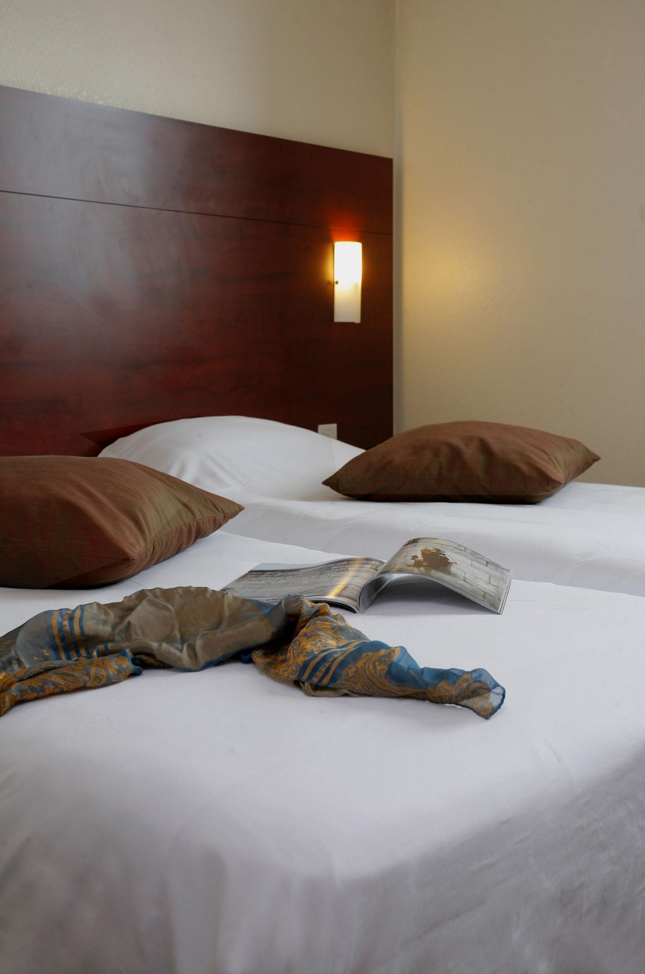 Hotel Gallieni Женвилье Экстерьер фото