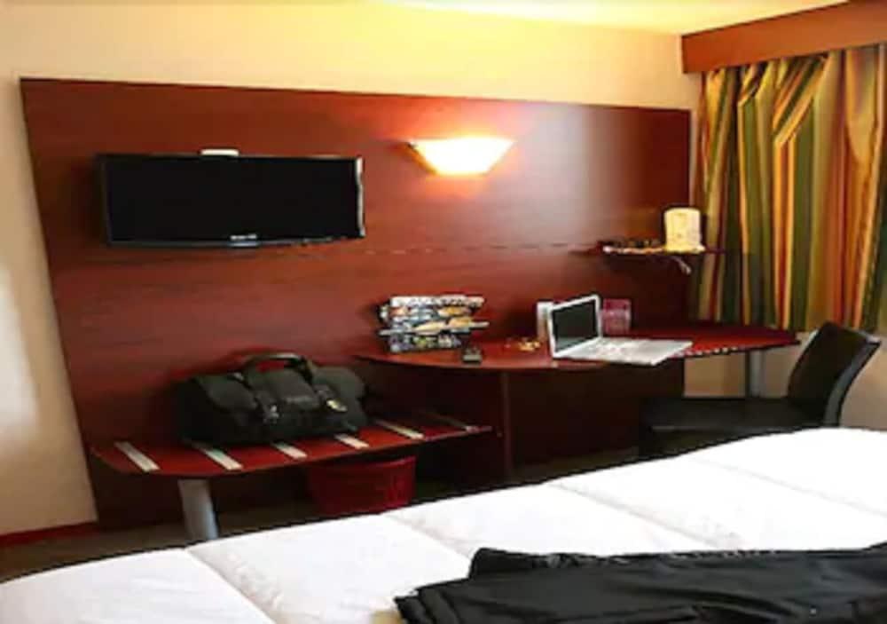 Hotel Gallieni Женвилье Экстерьер фото