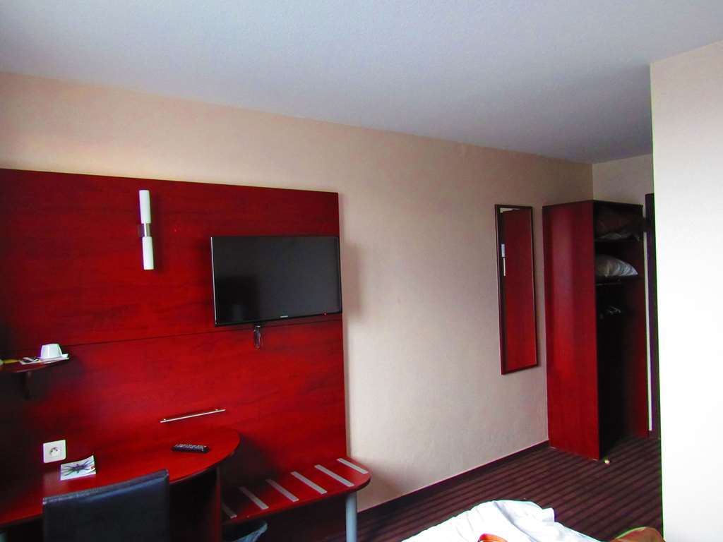 Hotel Gallieni Женвилье Номер фото